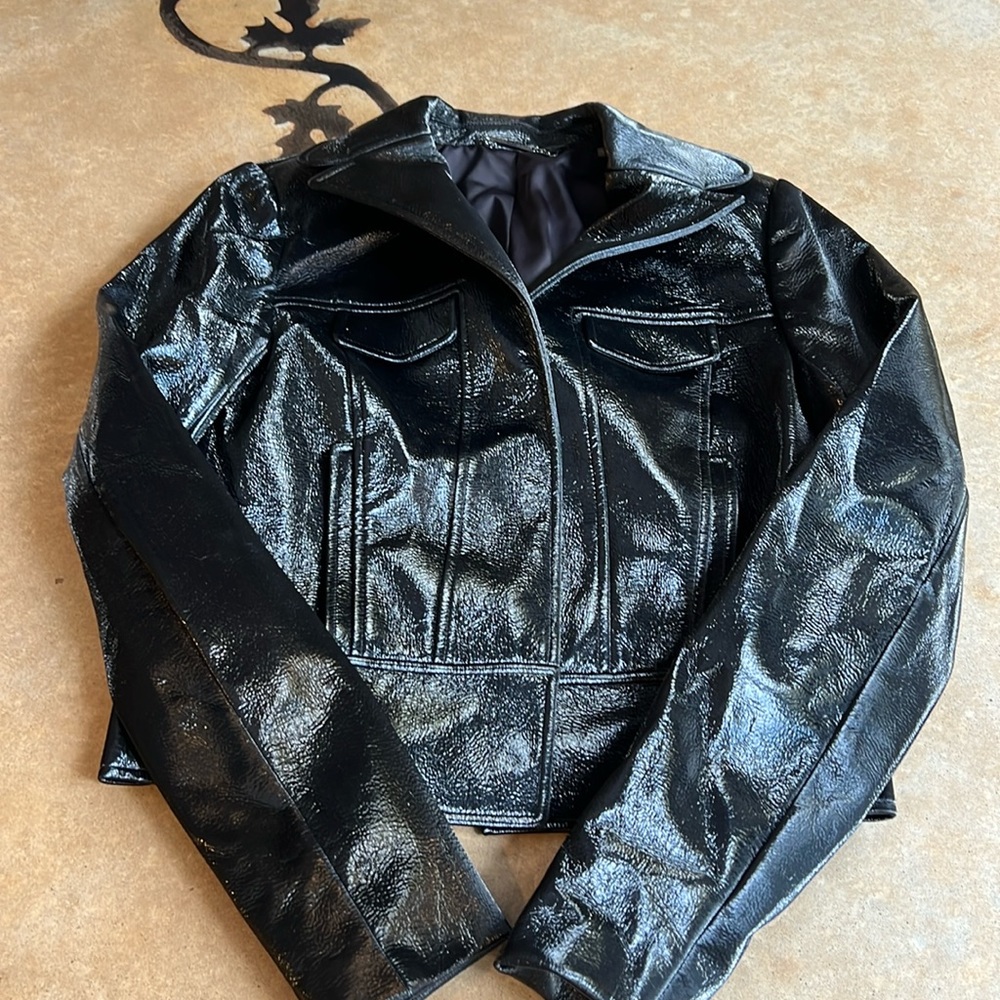 Very stylish cropped faux leather jacket